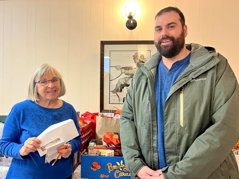 Marion Comeau et Yvon LeBlanc à la Banque alimentaire de Clare